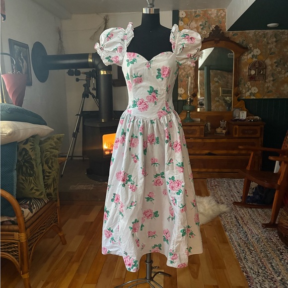 Handmade Dresses & Skirts - Vintage Floral Puff Sleeve Midi Dress